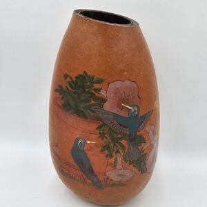 Vase/gourd With Humming Birds